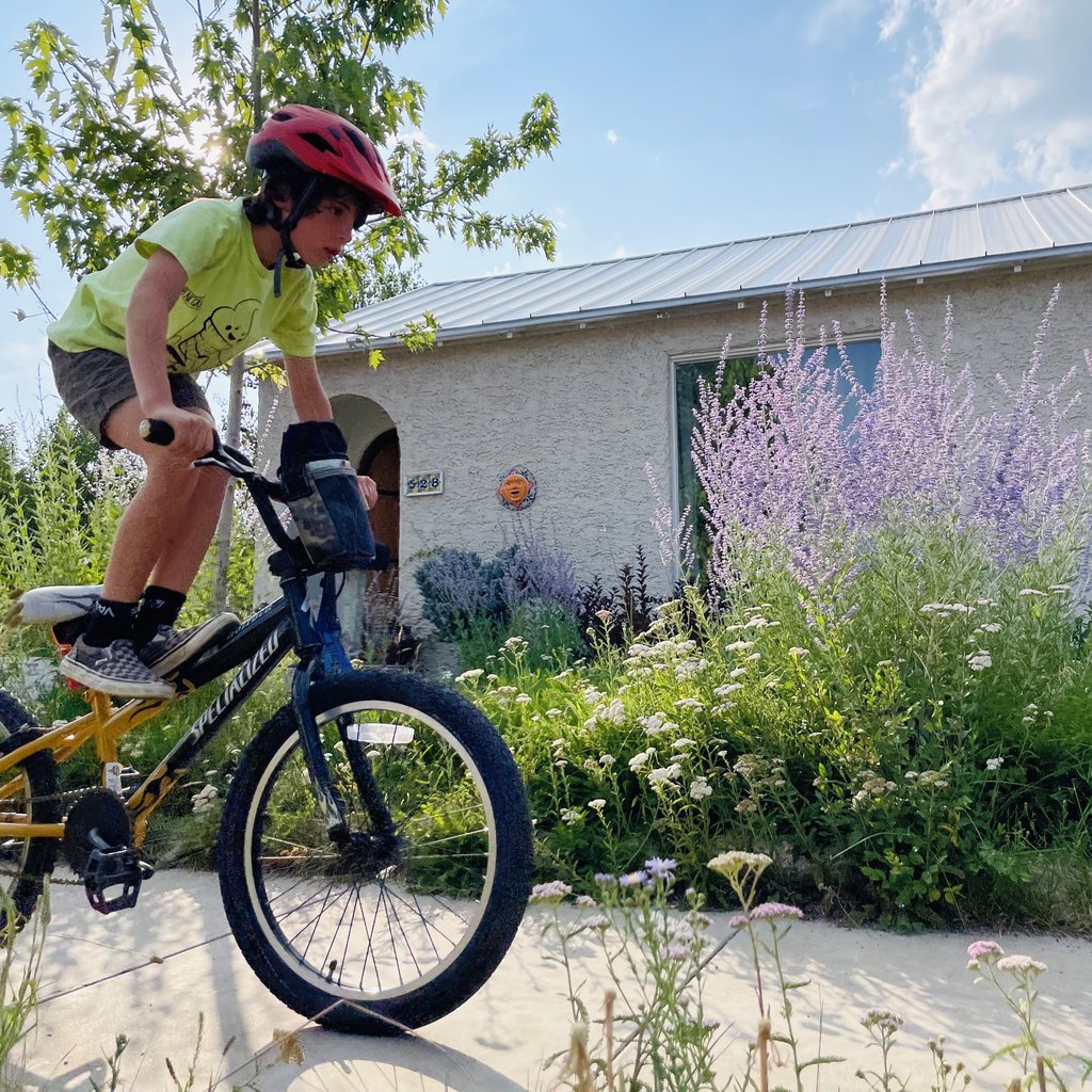 Izzy's "I Luv 2 Snacc (Pack)" Shadow Shifter Youth Tee, Green to Yellow