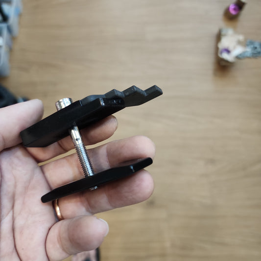 Retro Anti Chain suck thingy