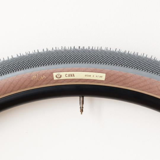 Cava Race Tyres, 650b x 47.99, Grey Skinwall